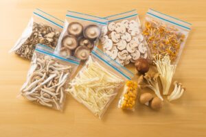 Read more about the article 종류별 버섯 냉동보관 | 표고부터 양송이까지 안 상하게 오래 먹는 법
