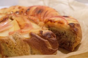 Read more about the article 사과 항산화 성분, 가열하면 더 강해진다! 프라이팬 사과 케이크로 즐기는 가을