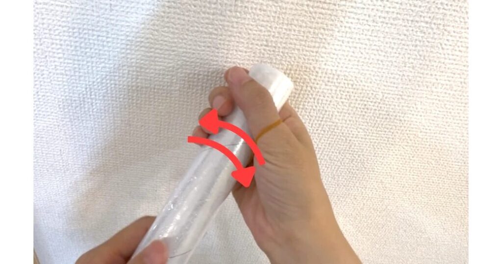 엄지손가락과 새끼손가락에만 걸어준다