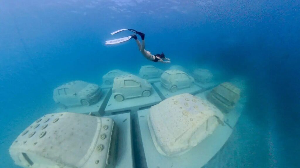 이 자동차들은 해양 생태계에 무해한 'pH 중성'의 특수 콘크리트로 주조