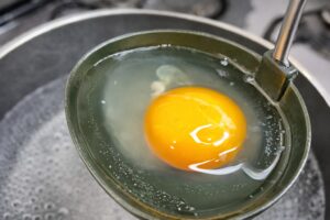 Read more about the article 국자 하나로 수란 만드는 방법