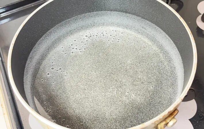 국자 하나면 충분한 수란 만드는 방법