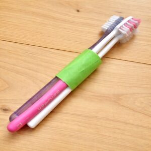 오래된 칫솔은 청소 도구로 제격