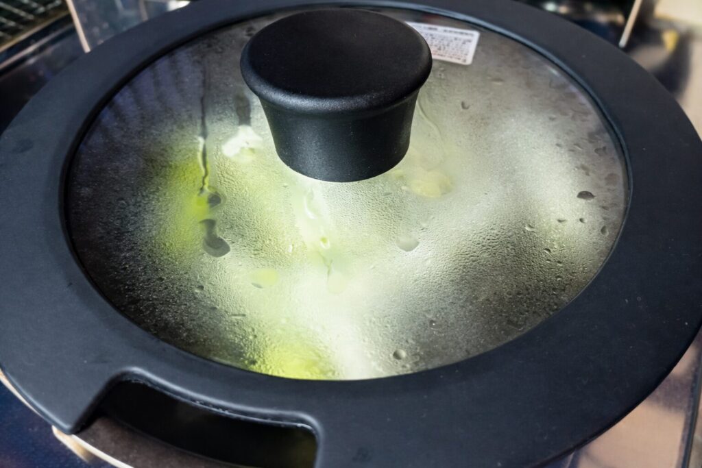 손질한 대파를 올린다.