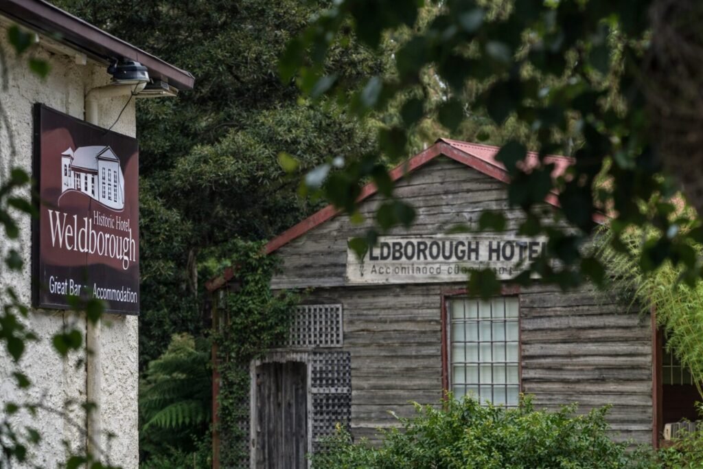 생성형 AI가 만들어낸 존재하지 않는 온천을 찾아온 사람들