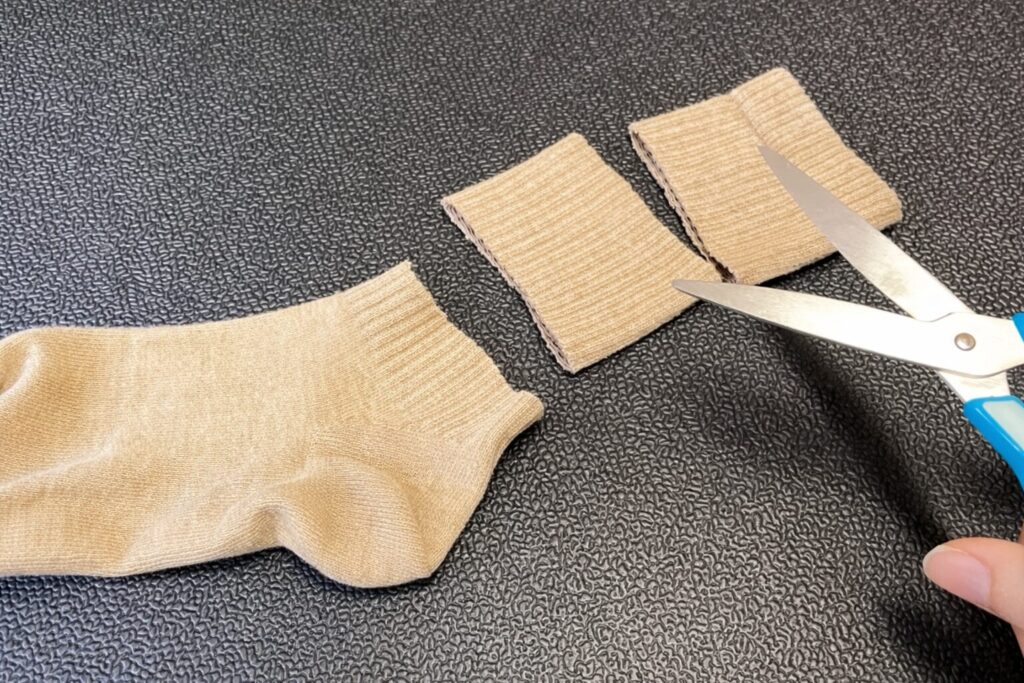 낡은 양말을 다시 쓰는 간단한 방법 2가지