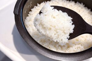 Read more about the article 밥 지을 때 이거 한 숟가락만 넣어보세요
