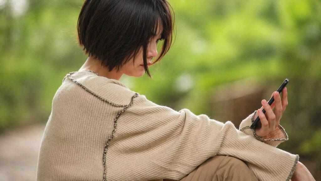 4. SNS를 보며 남과 비교하고 스스로를 깎아내린다