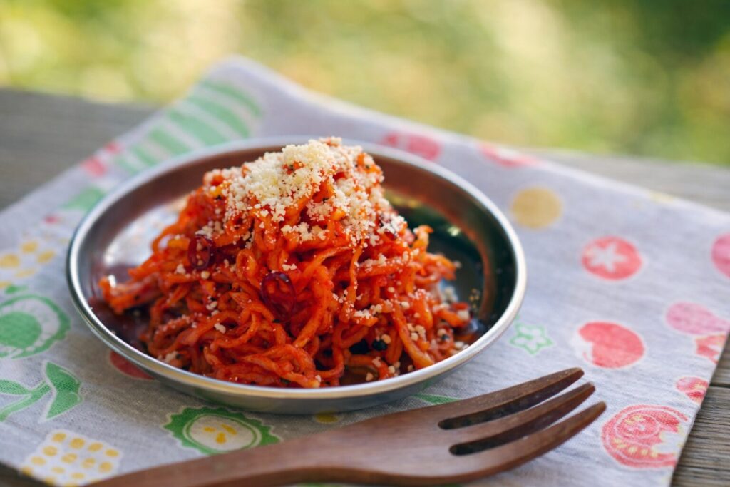 첫째, 토마토+두유 음료는 토마토 맛이 부담스러운 사람도 비교적 편하게 마실 수 있다.