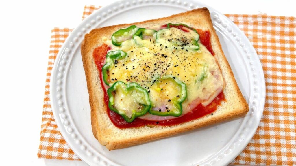 가장자리에 노릇한 색이 날 때까지 굽는다.