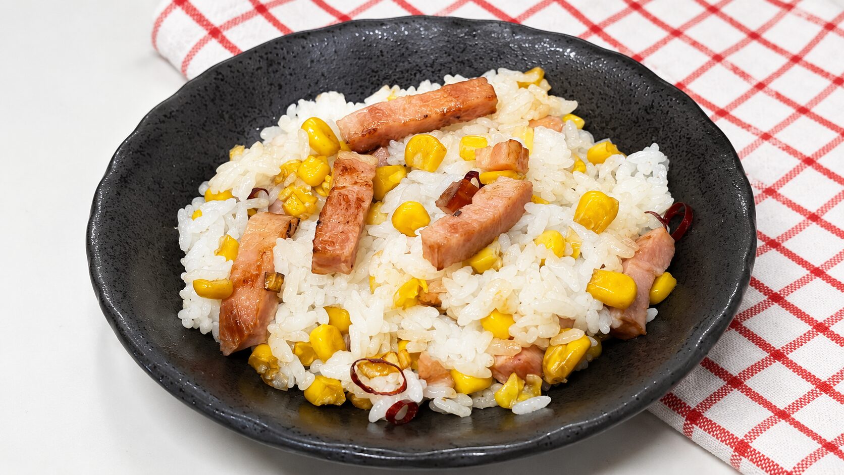 You are currently viewing 페페론치노를 넣고 만든 베이컨볶음밥