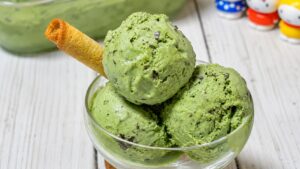 Read more about the article 말차 아이스크림 만들기, 달걀 없이도 진하게 완성하는 여름 디저트