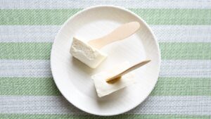 Read more about the article 크림치즈 아이스크림 만들기 | 섞어 얼리면 완성되는 진한 여름 디저트